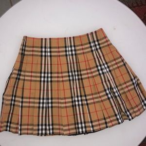 Burberry pleated skirt